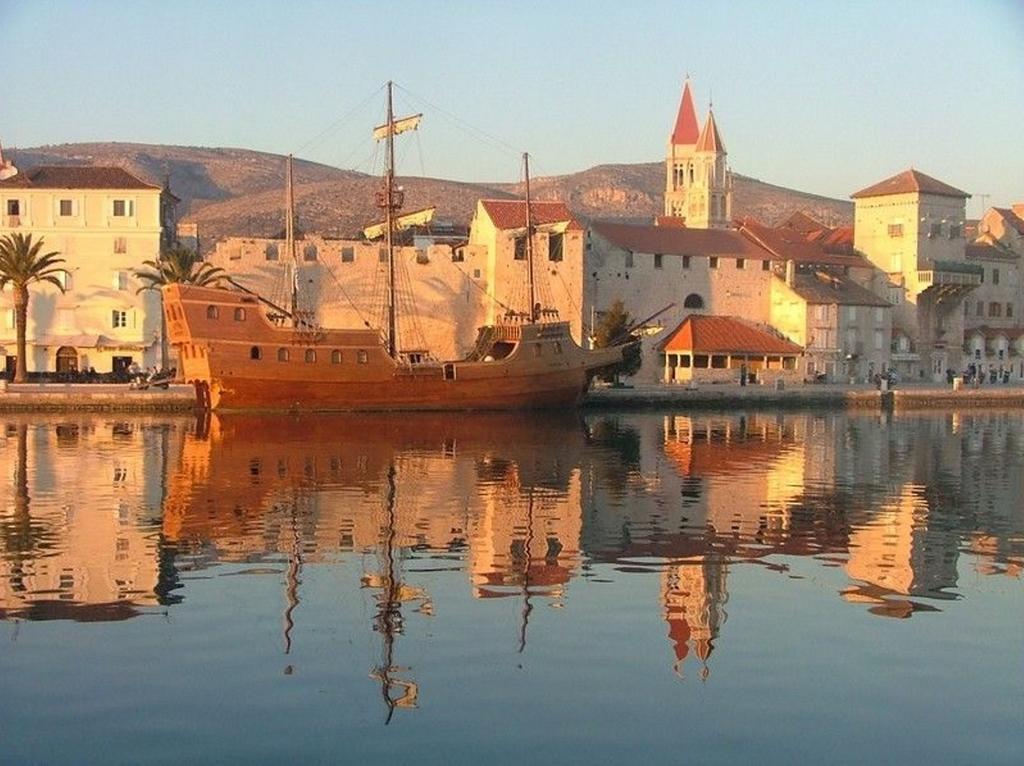 Apartments Horizont Trogir Eksteriør billede